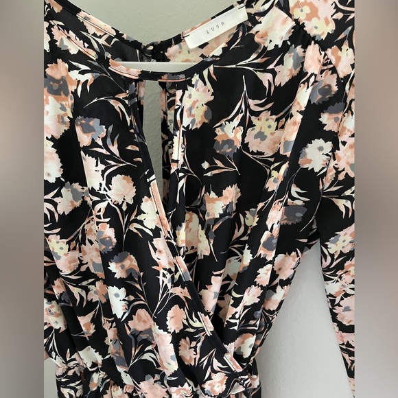 Lush 3/4 Sleeve Dress - Picture 4 of 6